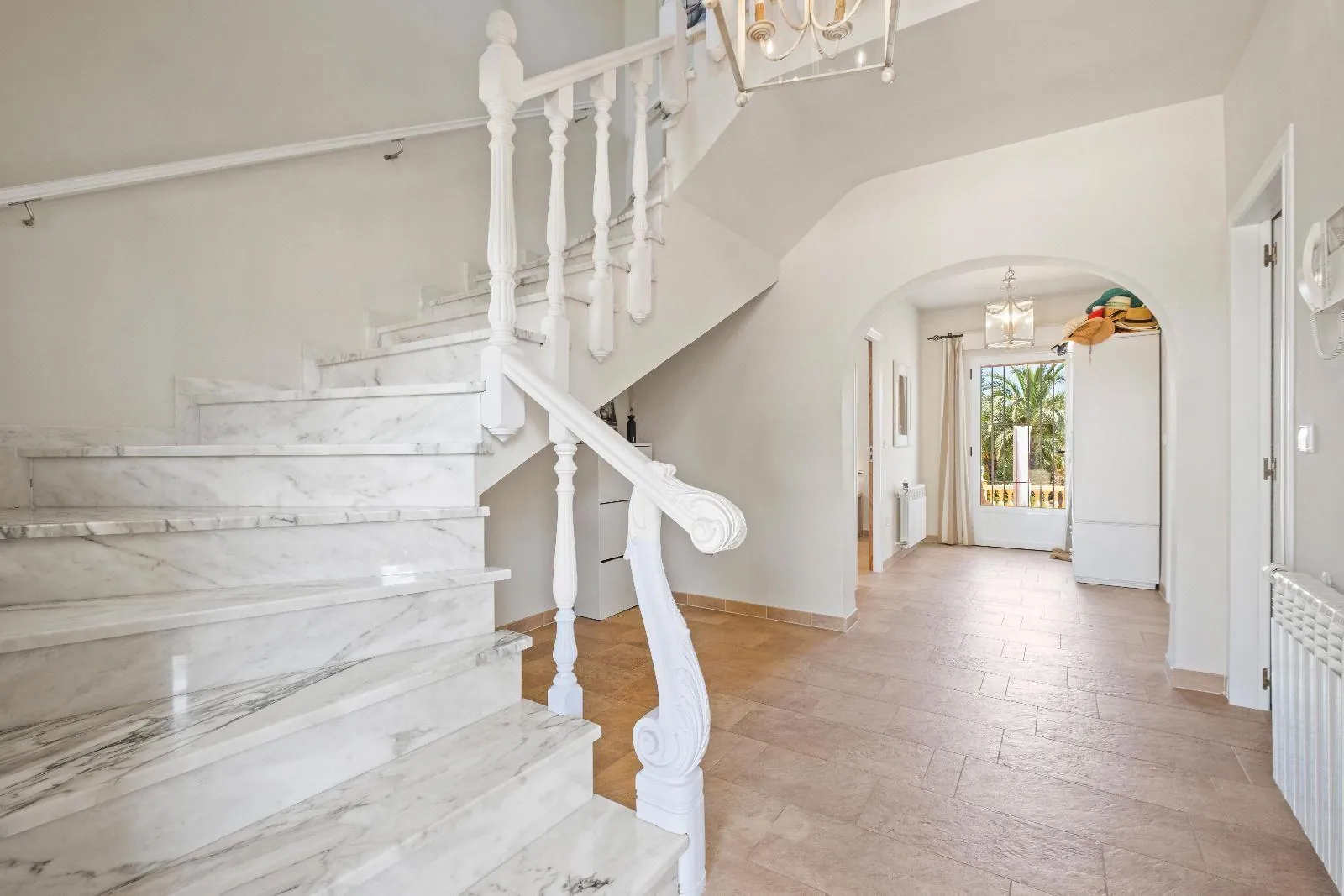 1311 - Elegant Mediterranean Villa with Large Plot and Panoramic Sea Views