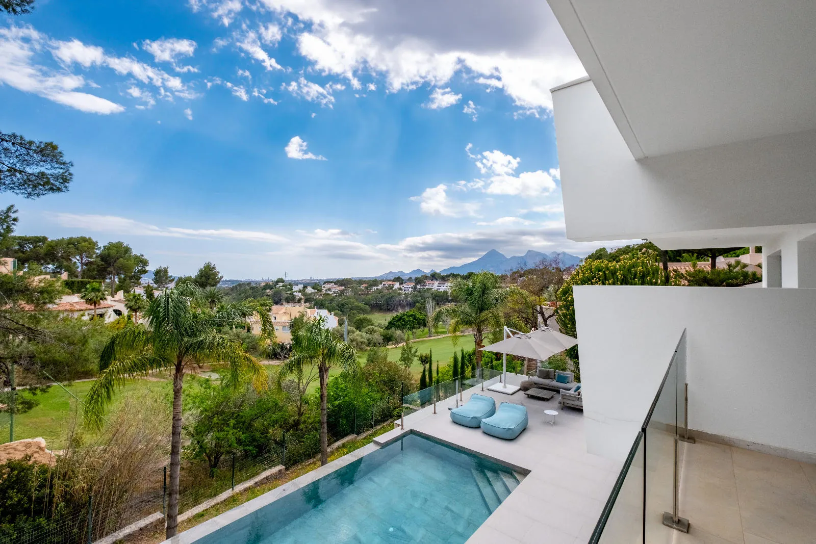 1345 - Altea La Vella, luxury by the golf: modern villa with infinity pool and premium finishes