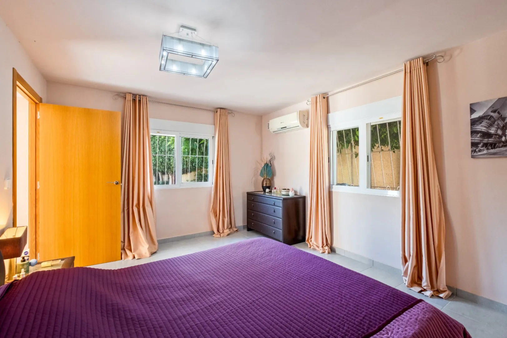 Where Tranquility Flourishes: House with Charming Garden and Pool in Albir