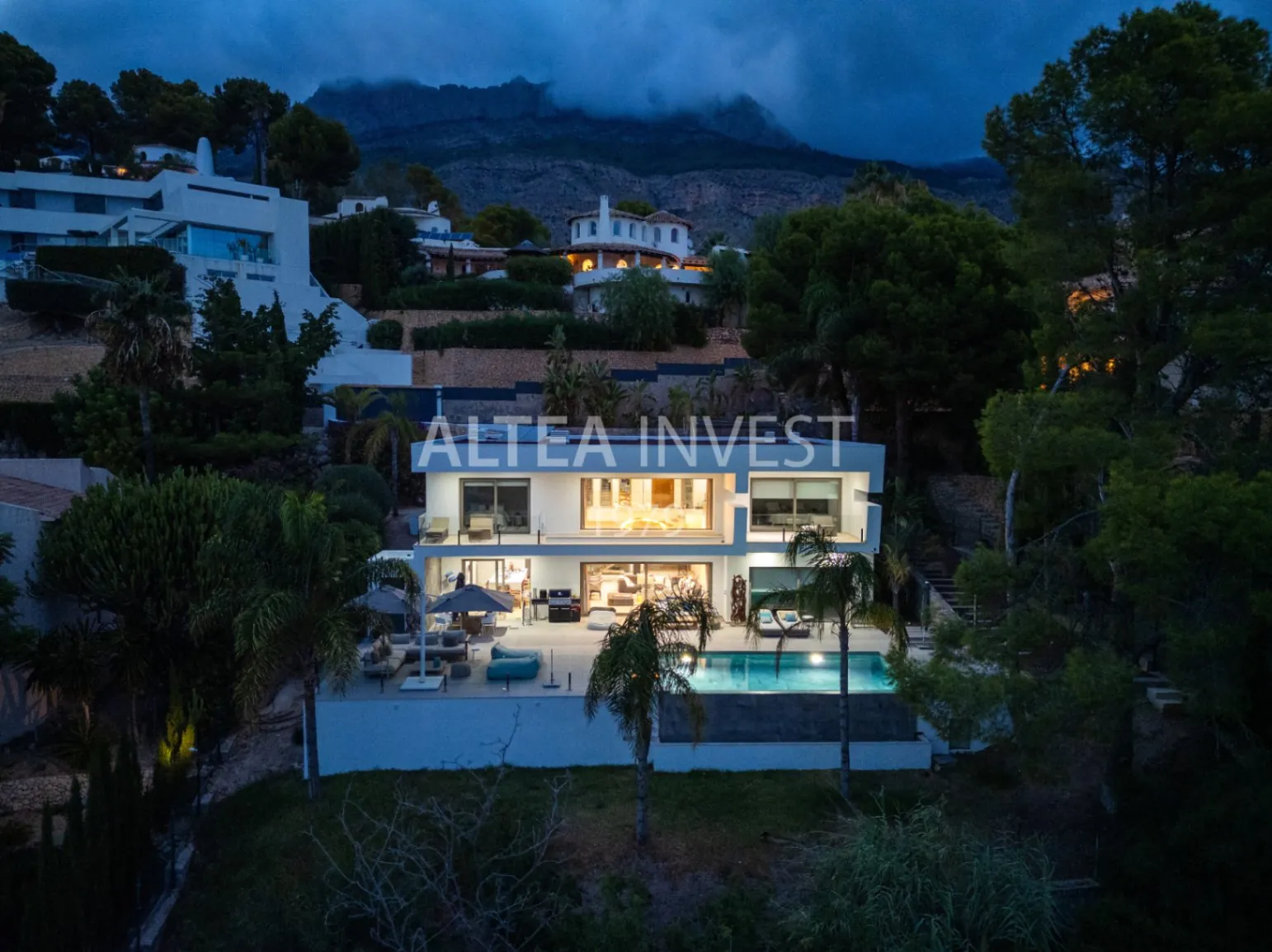 1345 - Altea La Vella, luxury by the golf: modern villa with infinity pool and premium finishes