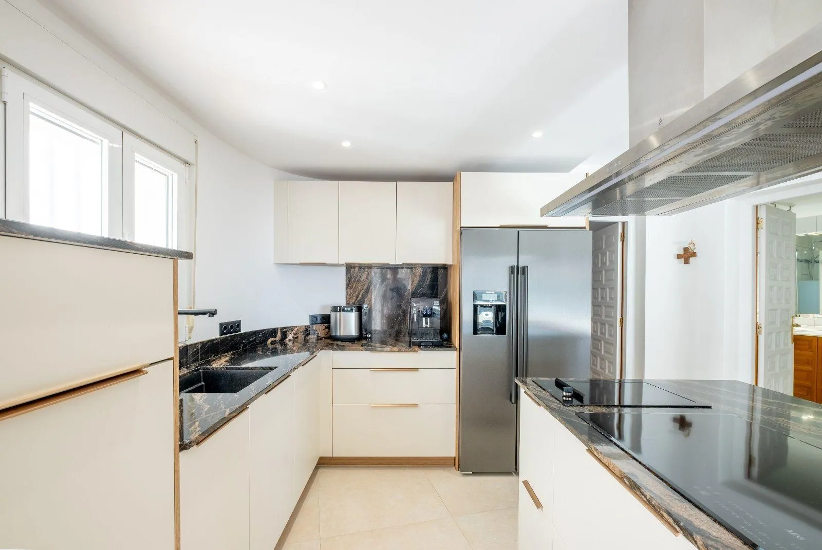 Mediterranean style villa in the privileged area of the Club de Golf.