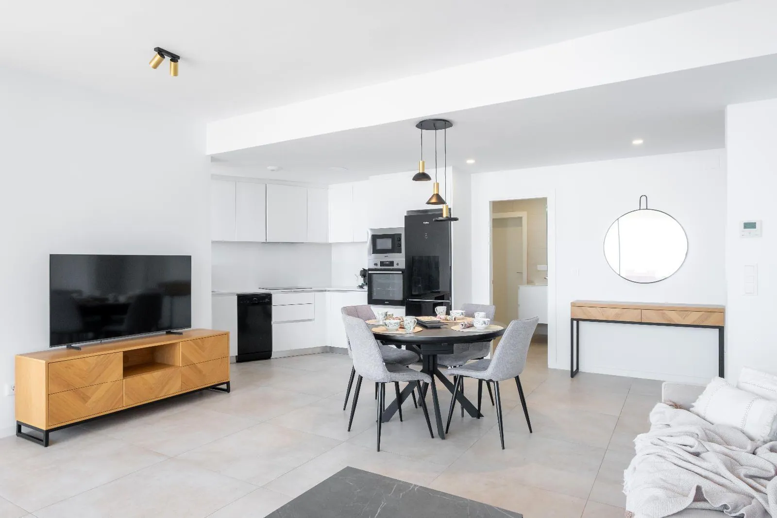 Elegant new build home with sea views in Benidorm