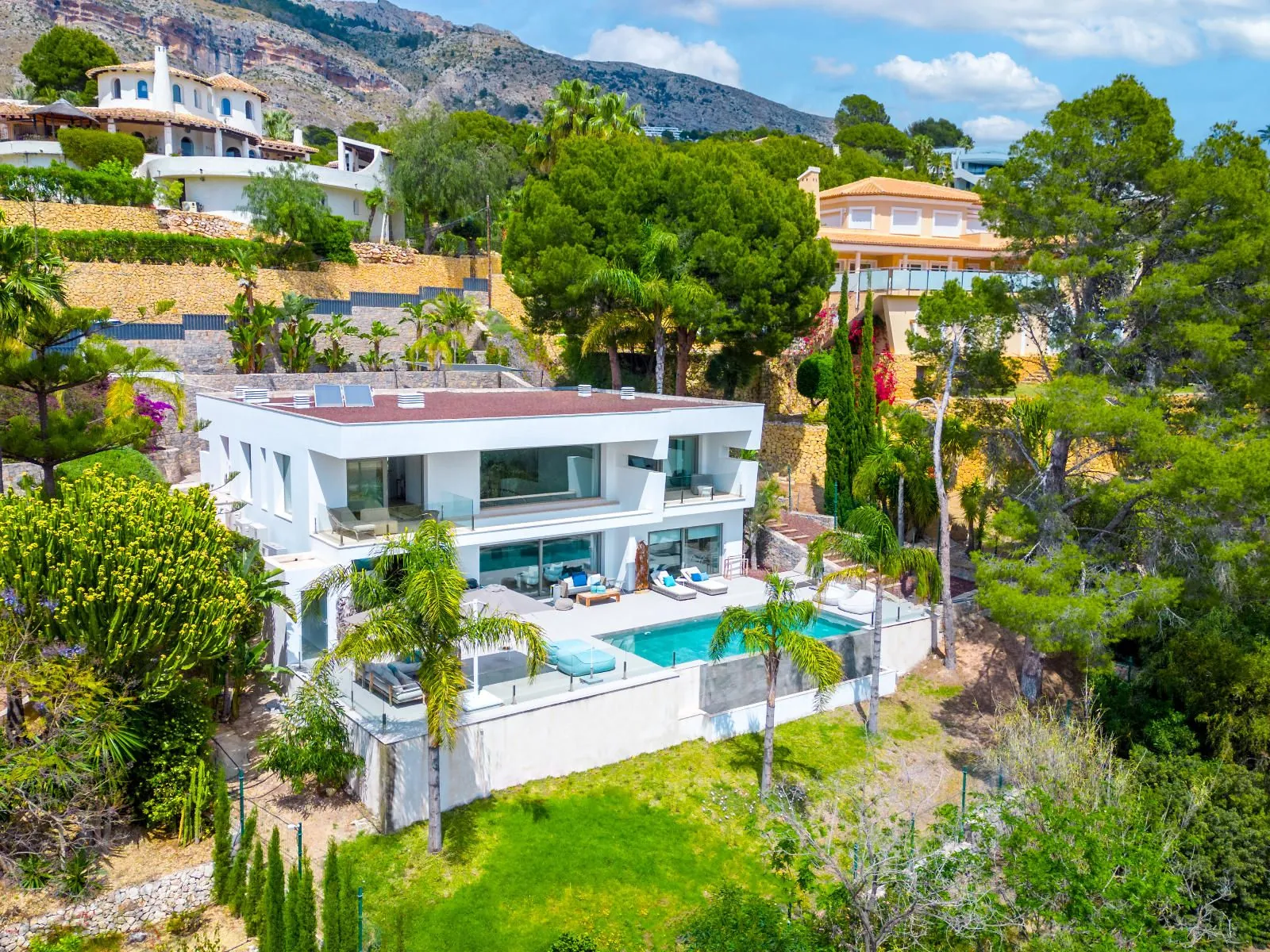 1345 - Altea La Vella, luxury by the golf: modern villa with infinity pool and premium finishes