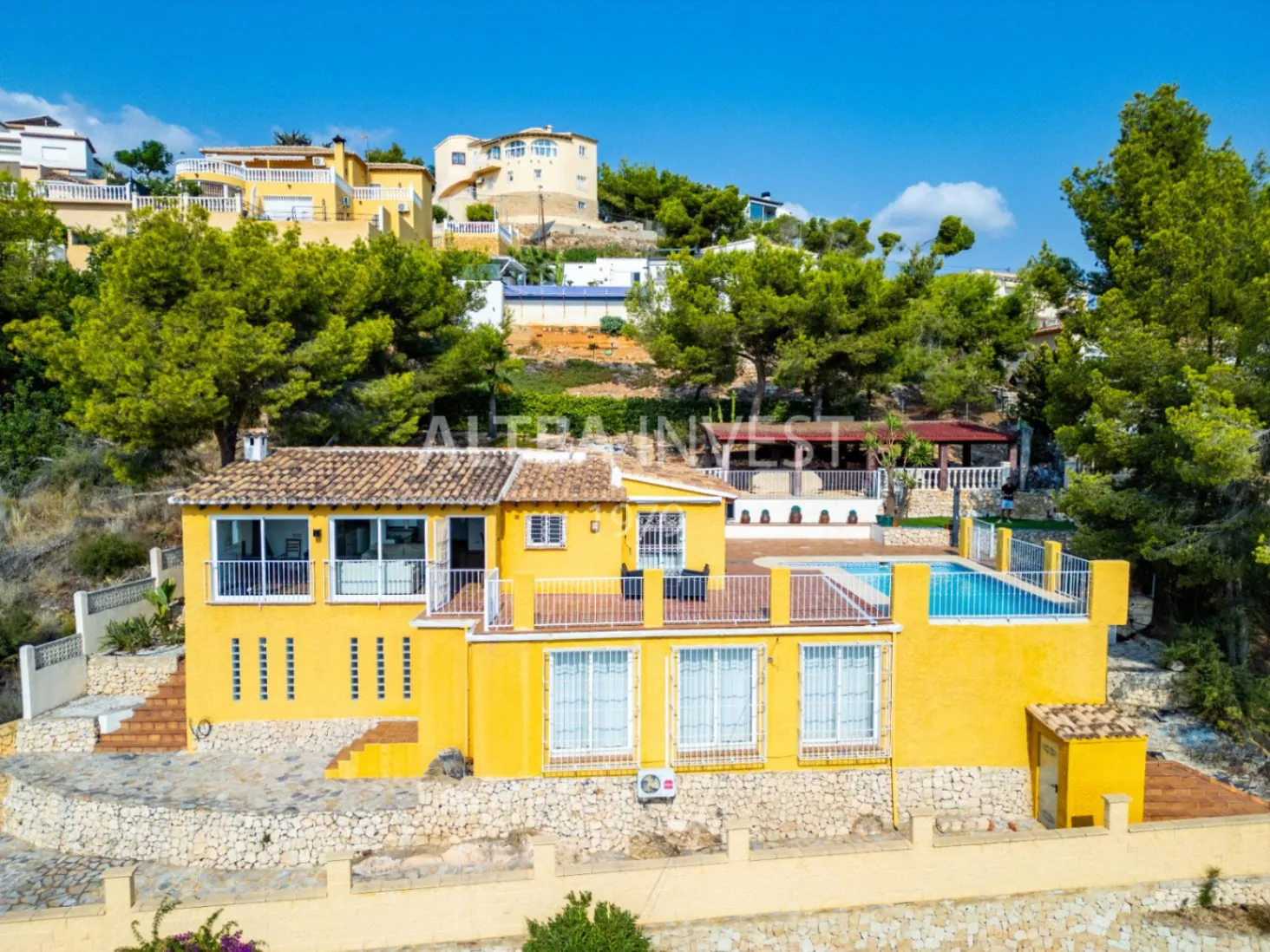 Charming Mediterranean Villa with Sea Views and Space to Enjoy