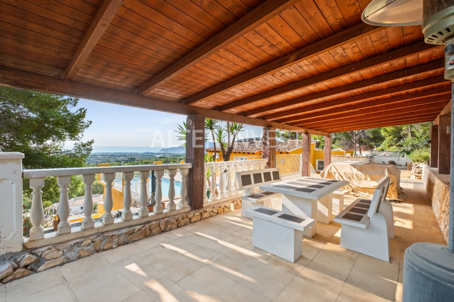 Charming Mediterranean Villa with Sea Views and Space to Enjoy
