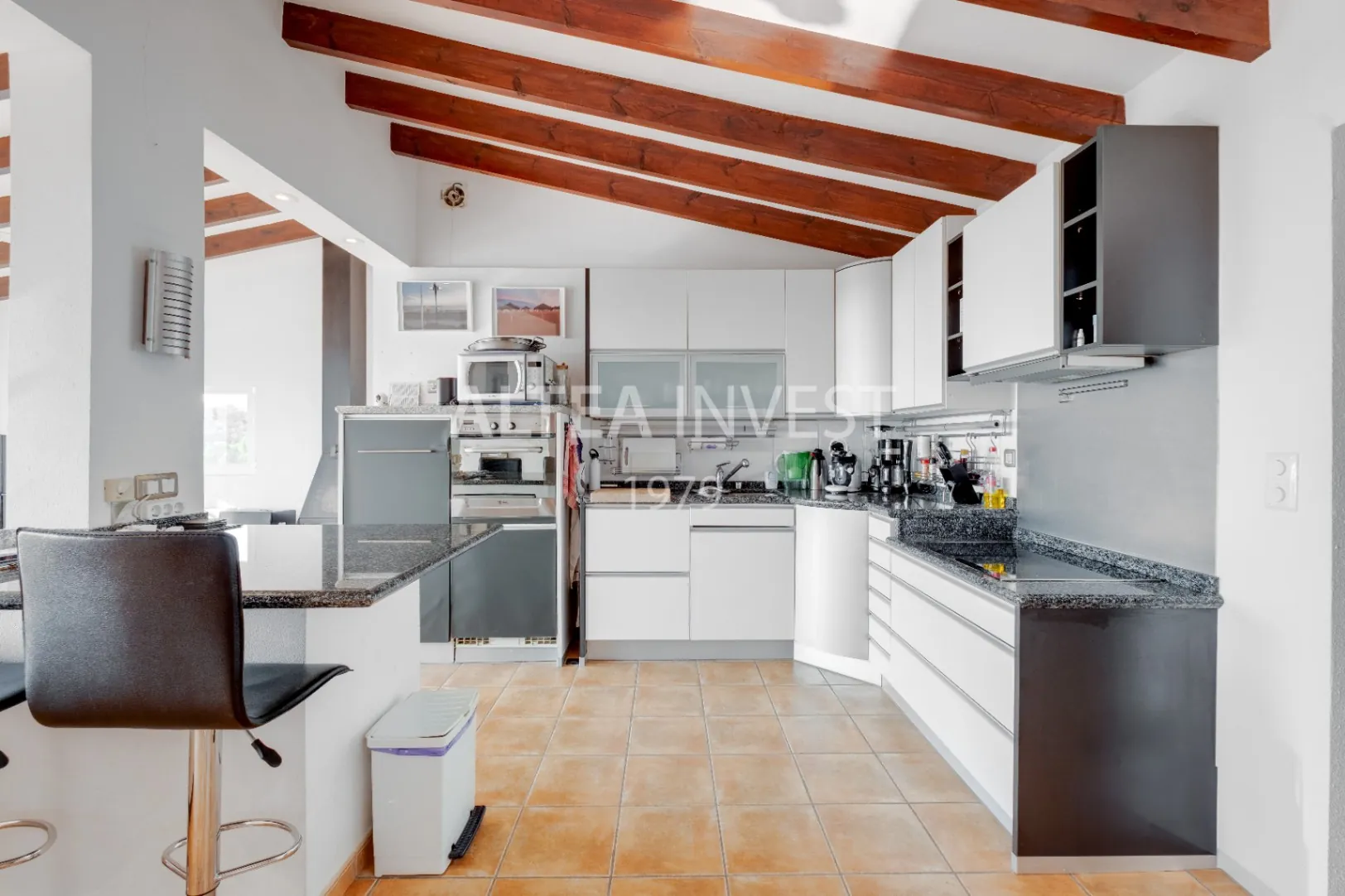 Charming Mediterranean Villa with Sea Views and Space to Enjoy