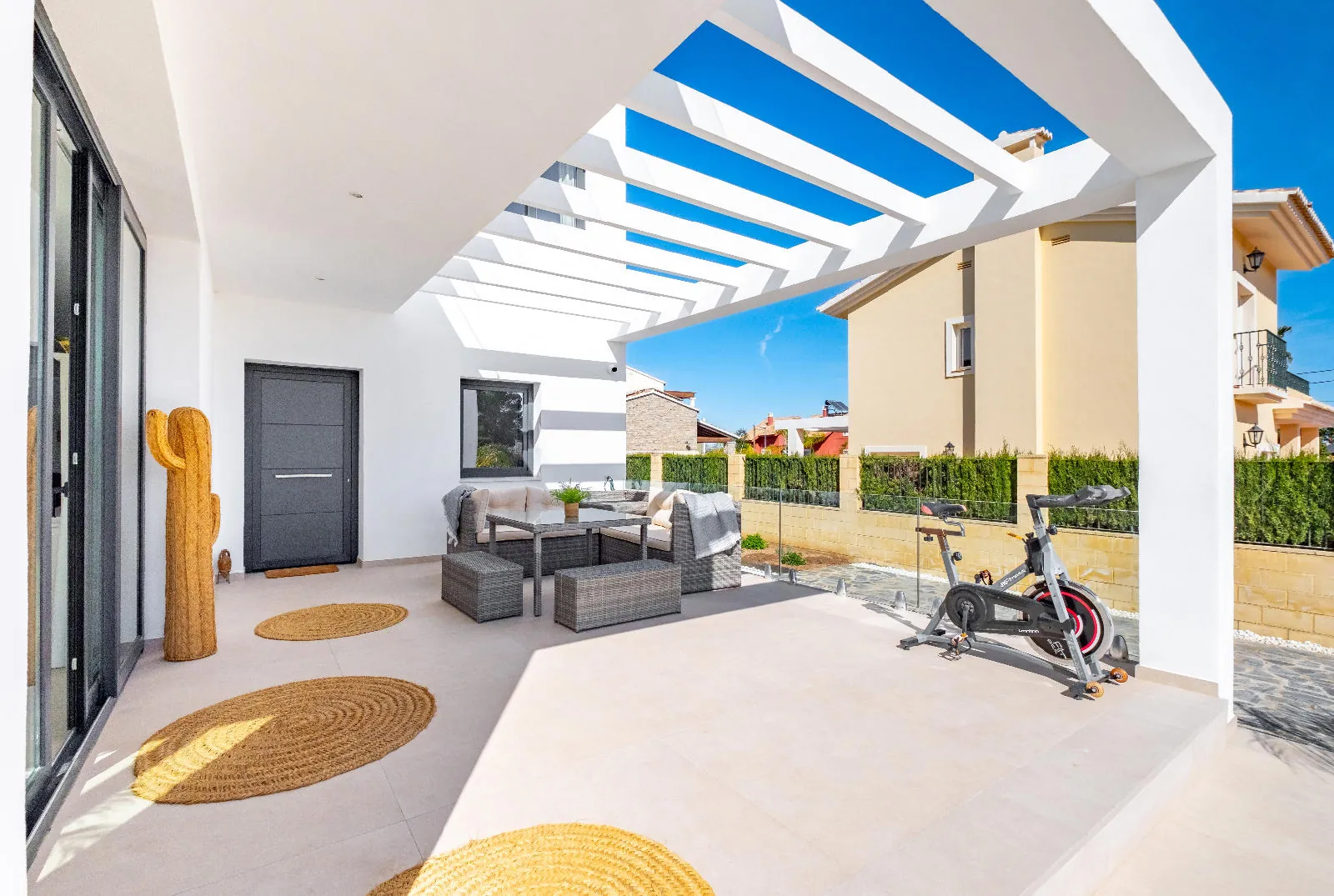 Newly Built Villa with Sea Views and Cutting-Edge Design