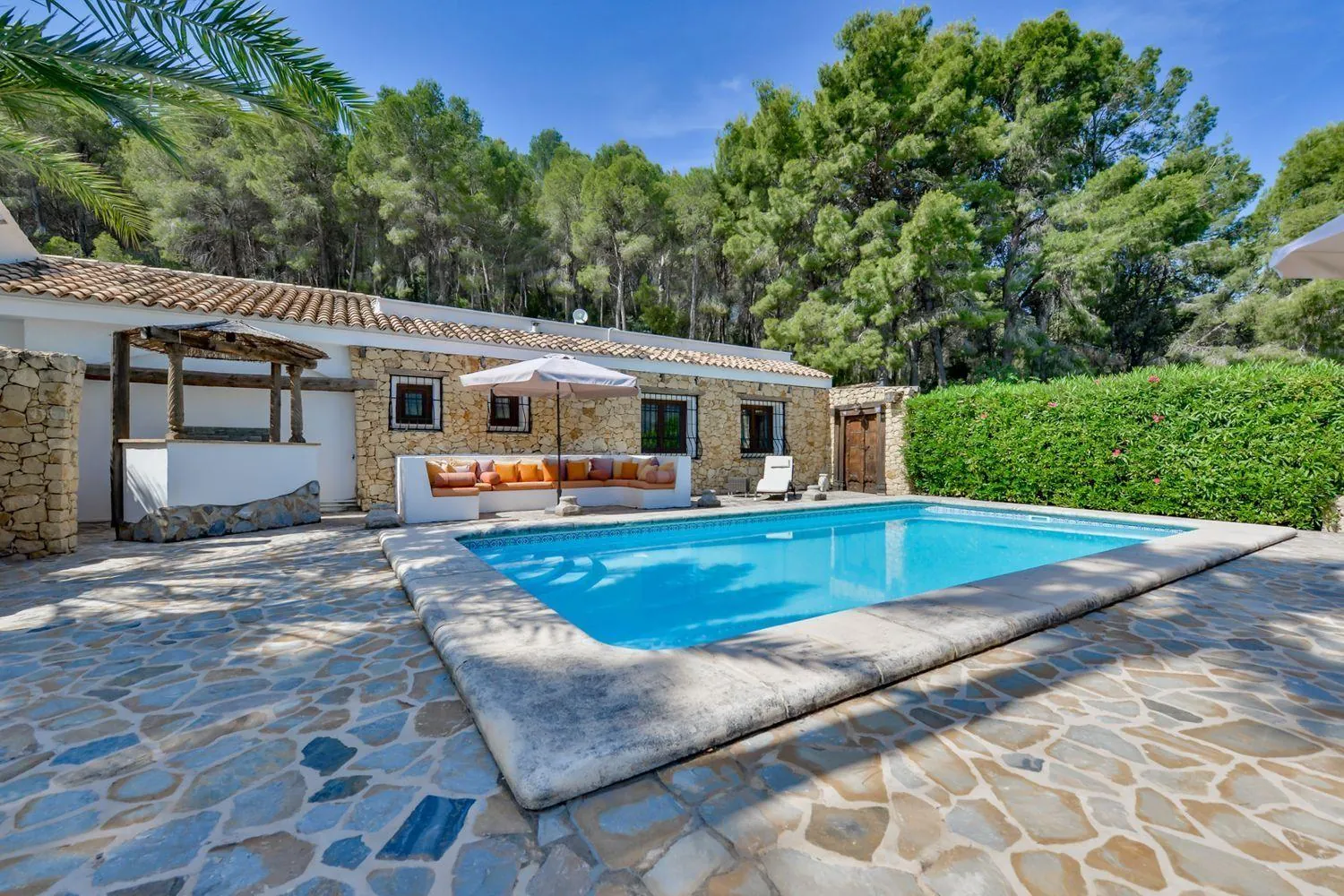 A gem in Polop: Exclusivity, Nature, and Spectacular Views