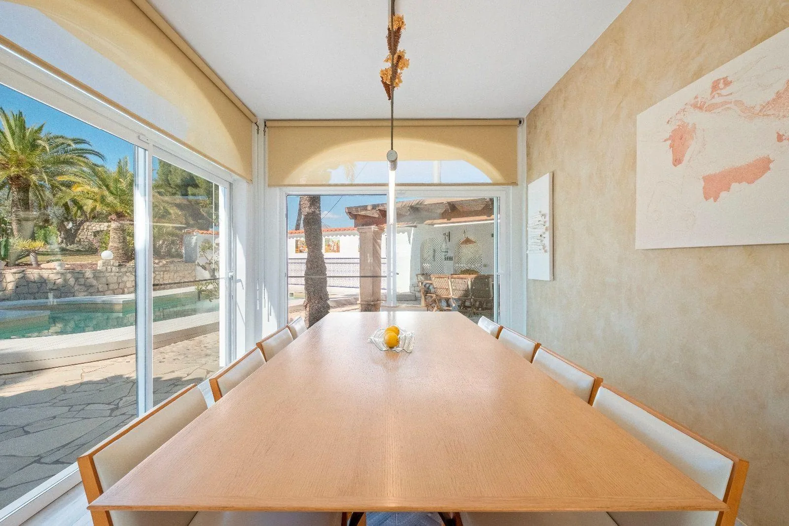 Luxurious and elegant villa with wonderful sea views