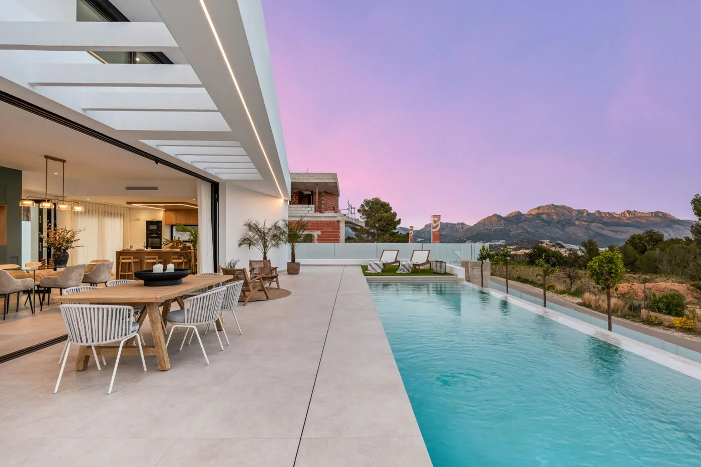 Contemporary newly built villas surrounded by mountains in Polop de la Marina.