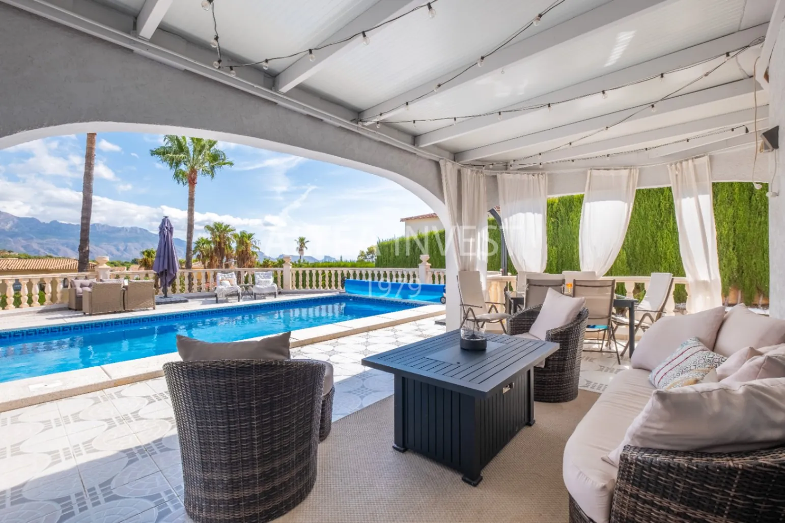 Spectacular villa completely renovated with stunning views of the Mediterranean Sea.