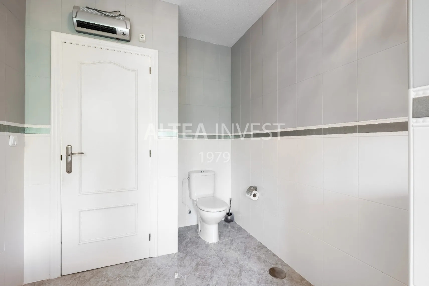 Spectacular villa completely renovated with stunning views of the Mediterranean Sea.