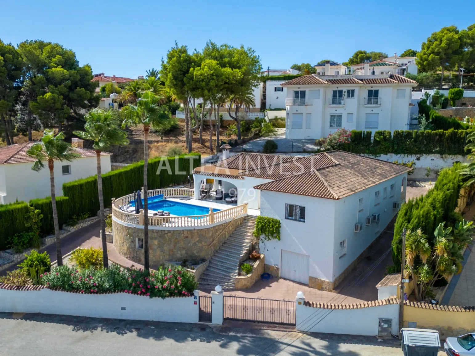 Spectacular villa completely renovated with stunning views of the Mediterranean Sea.