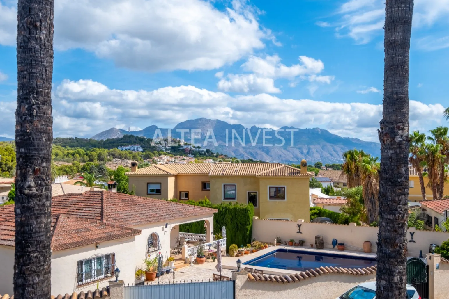 Spectacular villa completely renovated with stunning views of the Mediterranean Sea.