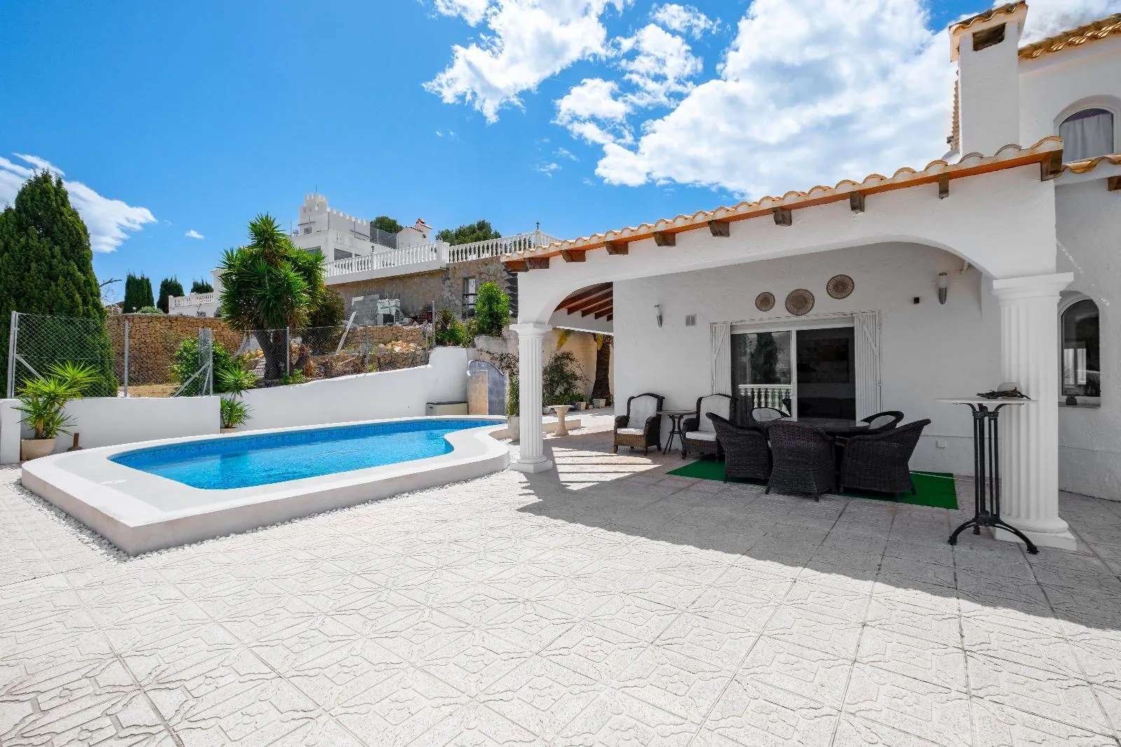 Completely renovated villa in Alfaz del Pi: sea and mountain views