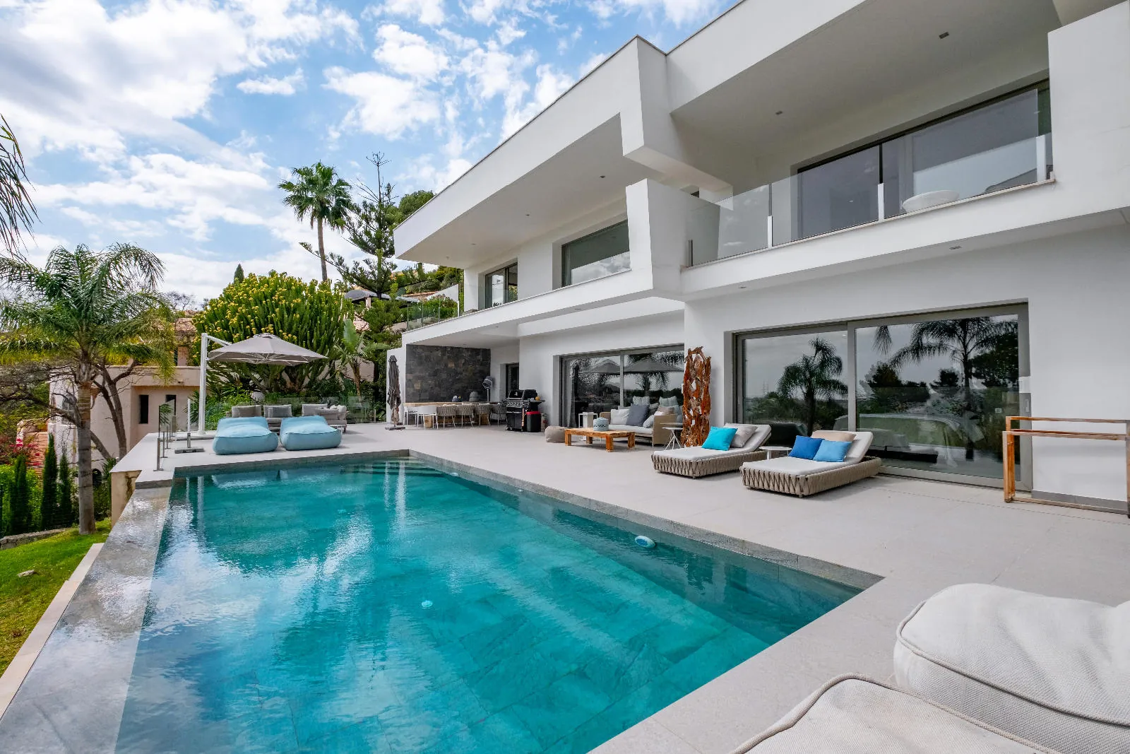 1345 - Altea La Vella, luxury by the golf: modern villa with infinity pool and premium finishes
