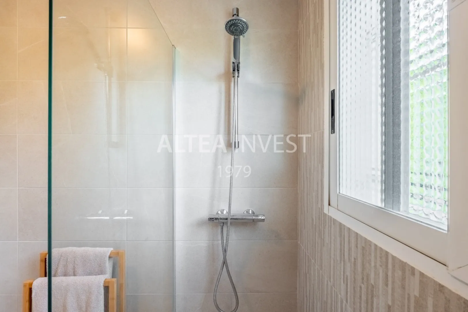 Spectacular villa completely renovated with stunning views of the Mediterranean Sea.