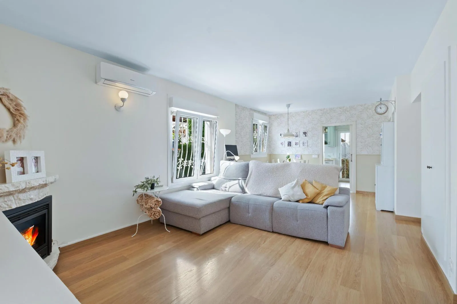 Modern and cozy villa in Alfaz del Pi: comfort, style, and serenity in one place