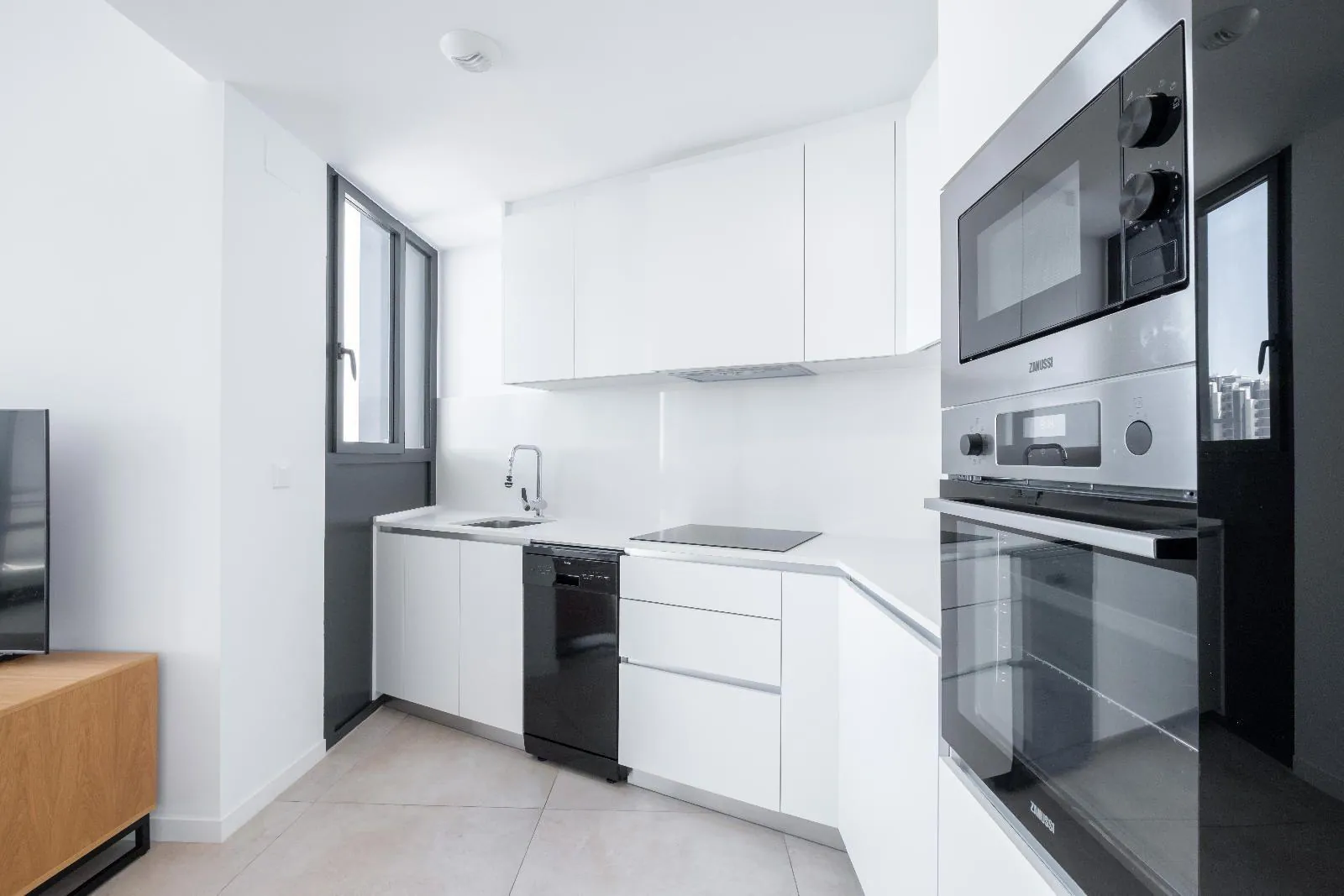 Elegant new build home with sea views in Benidorm