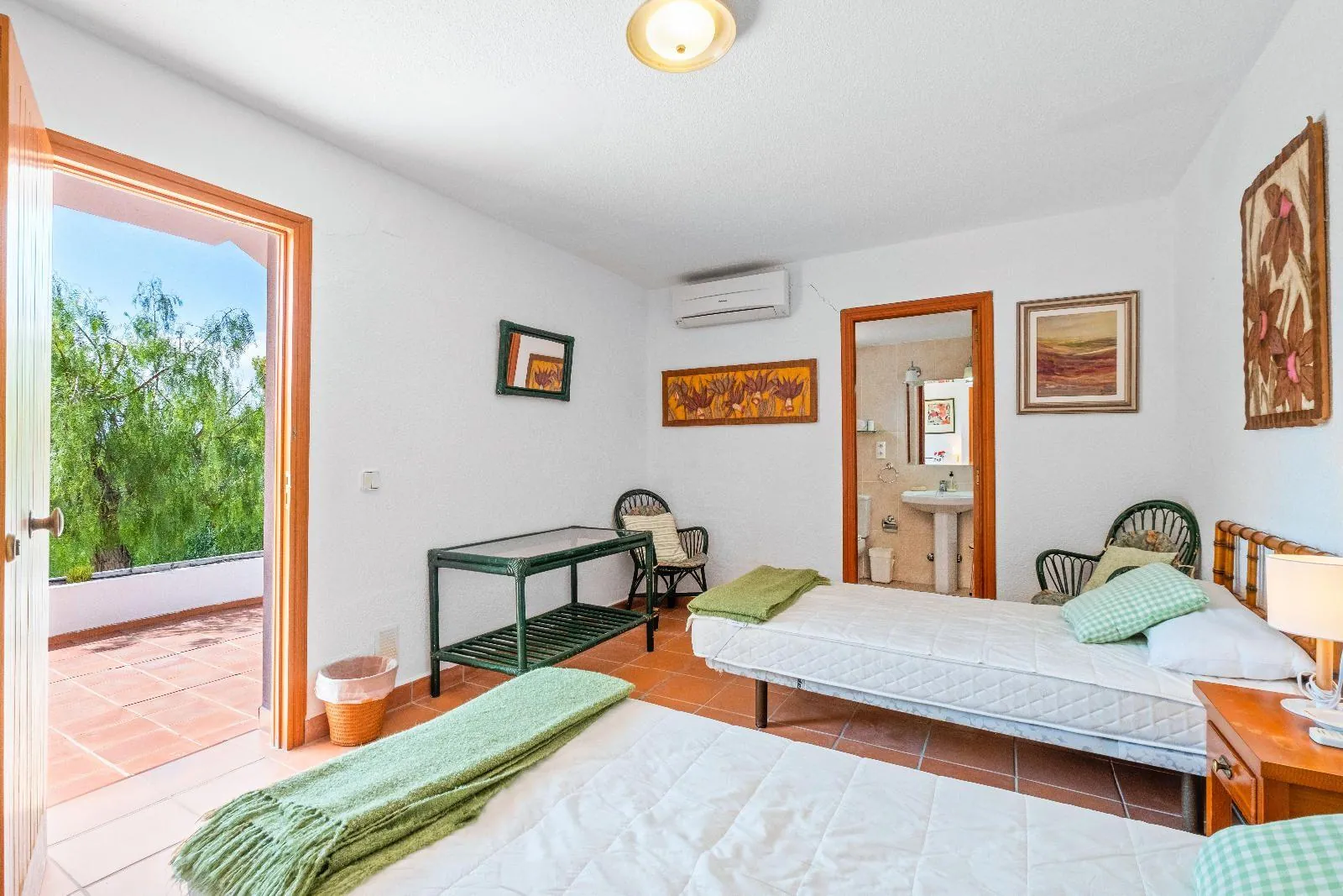 Elegant Mediterranean situated on the island of the golf course