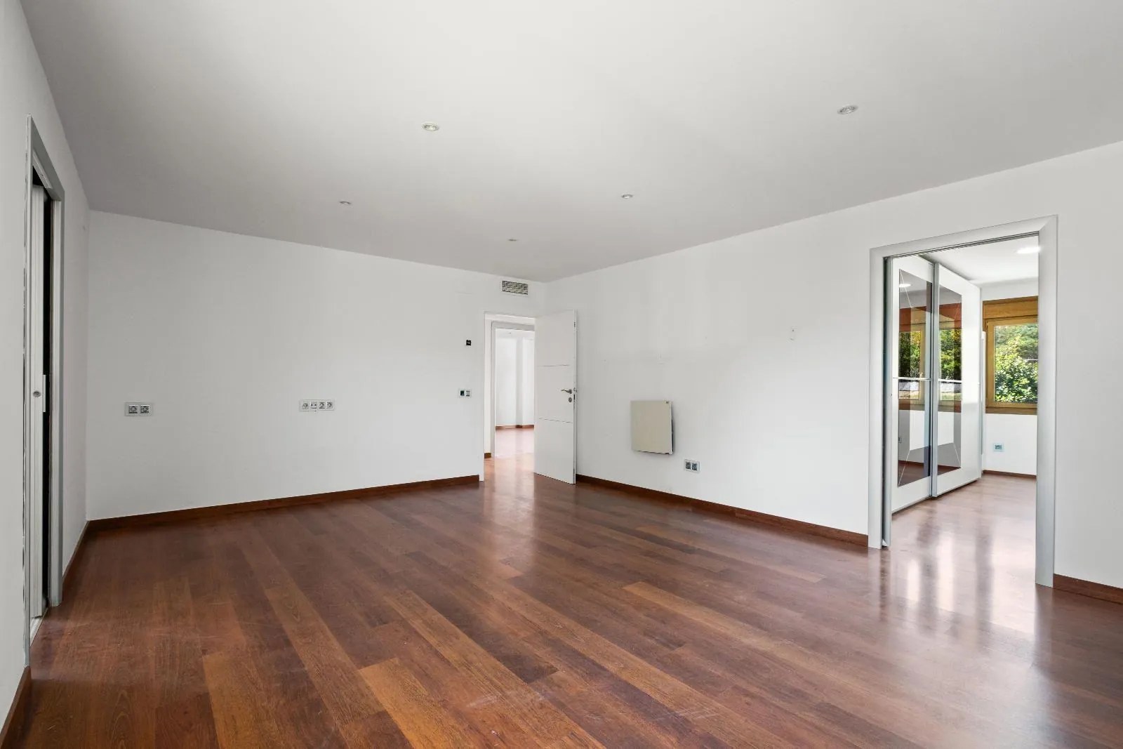A villa designed for enjoyment: spaciousness, comfort, and privacy