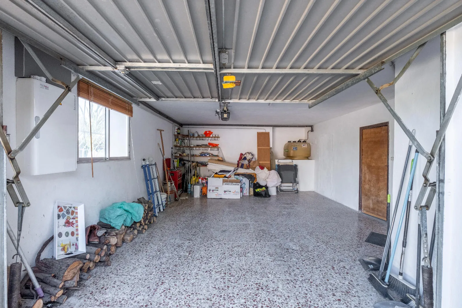 Elegant Mediterranean Villa with Guest House in La Nucia