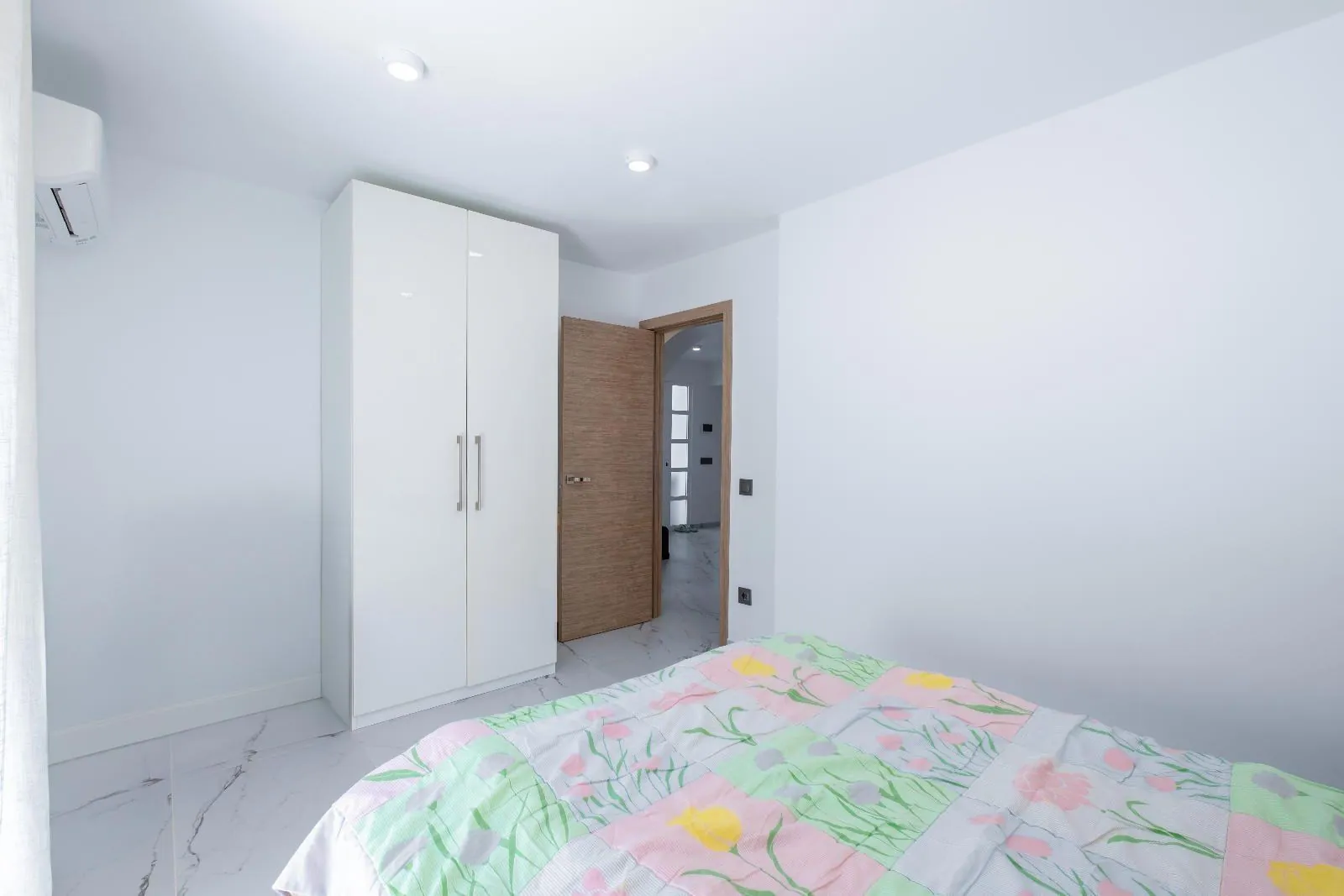 Completely renovated villa in Alfaz del Pi: sea and mountain views