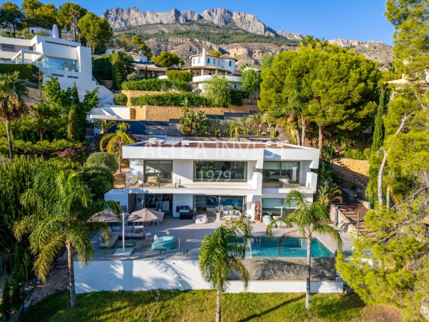 1345 - Altea La Vella, luxury by the golf: modern villa with infinity pool and premium finishes