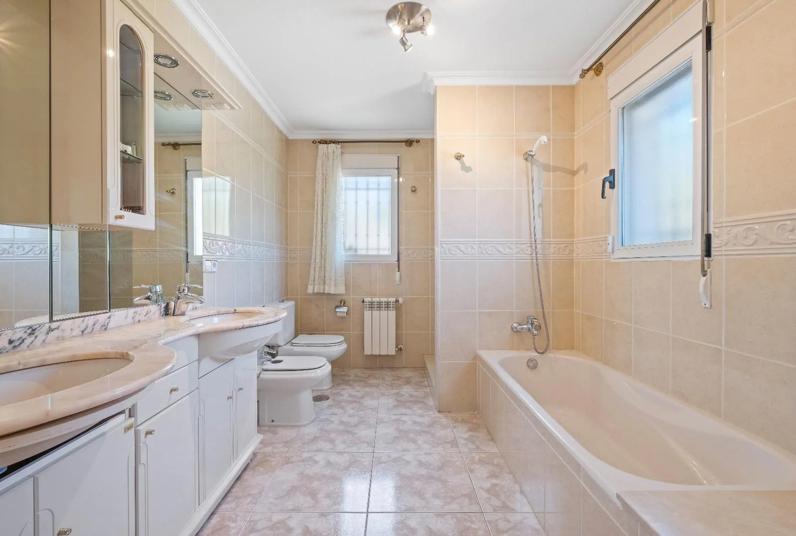 1311 - Elegant Mediterranean Villa with Large Plot and Panoramic Sea Views