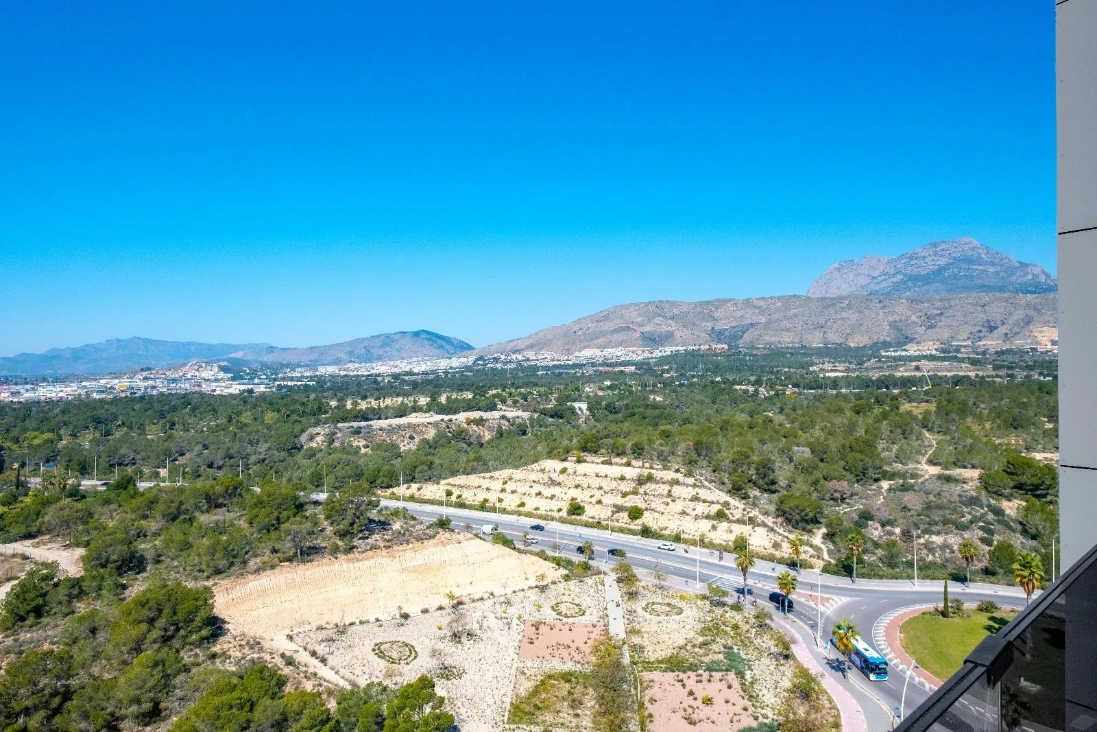Elegant new build home with sea views in Benidorm