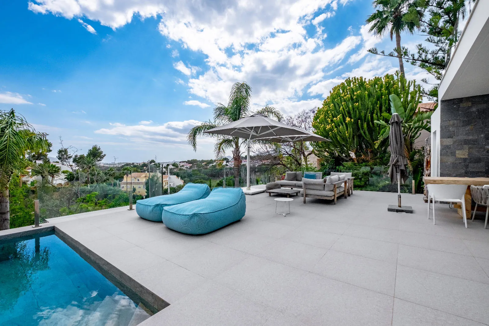 1345 - Altea La Vella, luxury by the golf: modern villa with infinity pool and premium finishes