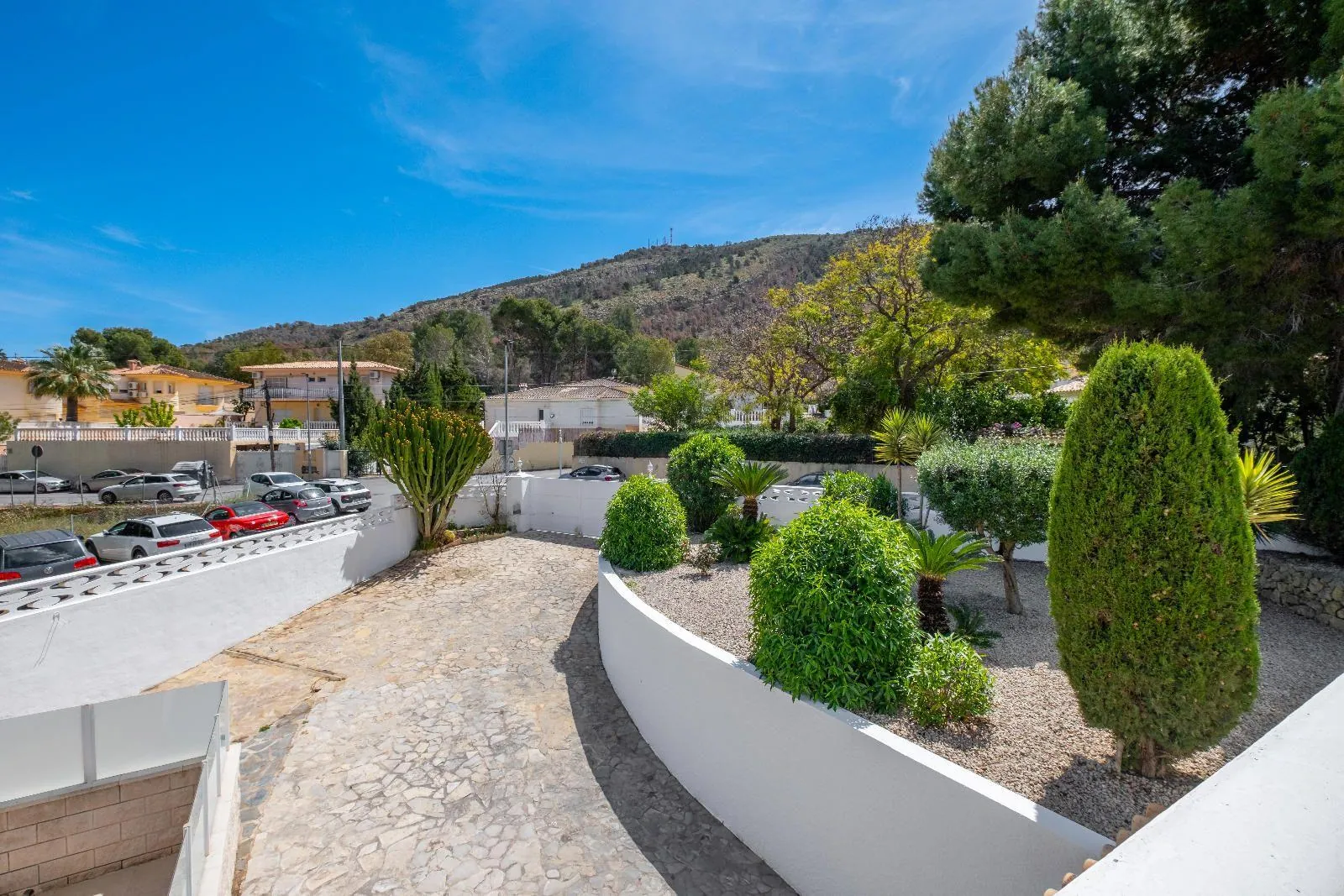 Exclusive Independent Villa with Panoramic Views, Private Pool and Outdoor Kitchen in Albir
