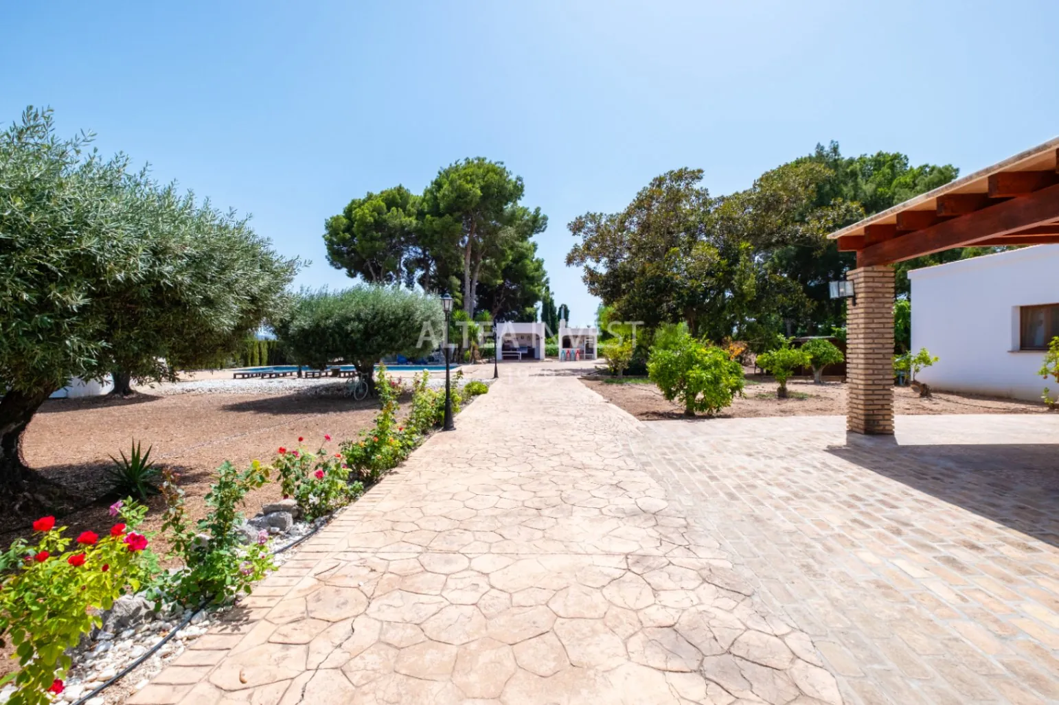 A Home with History, Warmth, and Character – Unique Mediterranean Farmhouse