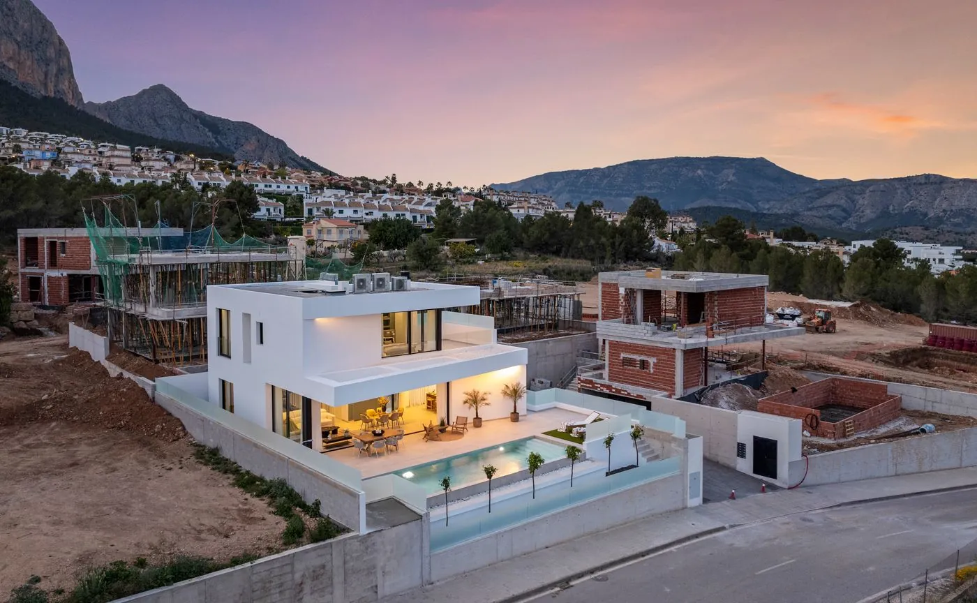 Contemporary newly built villas surrounded by mountains in Polop de la Marina.