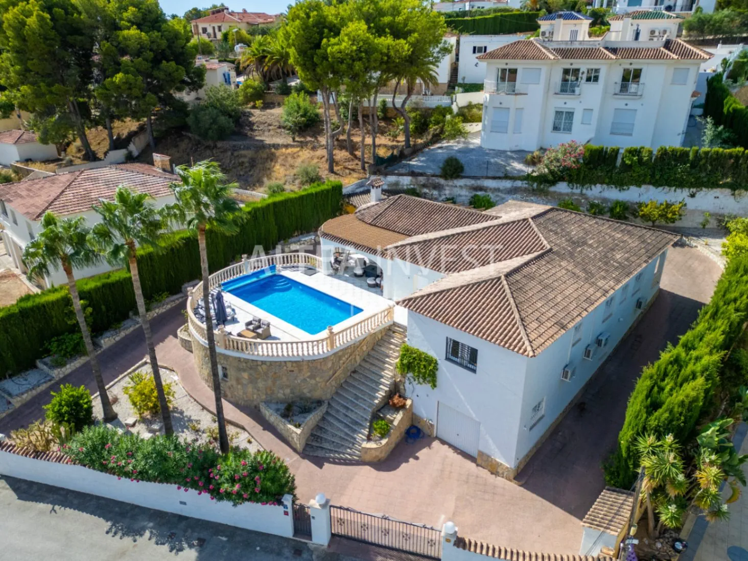 Spectacular villa completely renovated with stunning views of the Mediterranean Sea.
