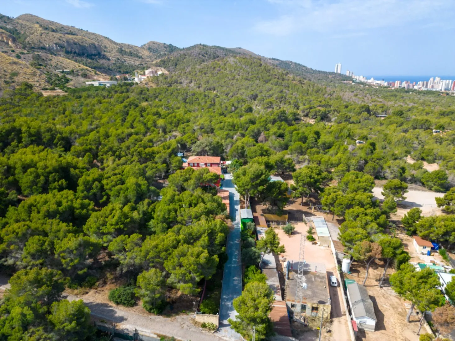 Two Villas – Nature, Privacy, and Versatility in a Unique Setting Next to Sierra Helada