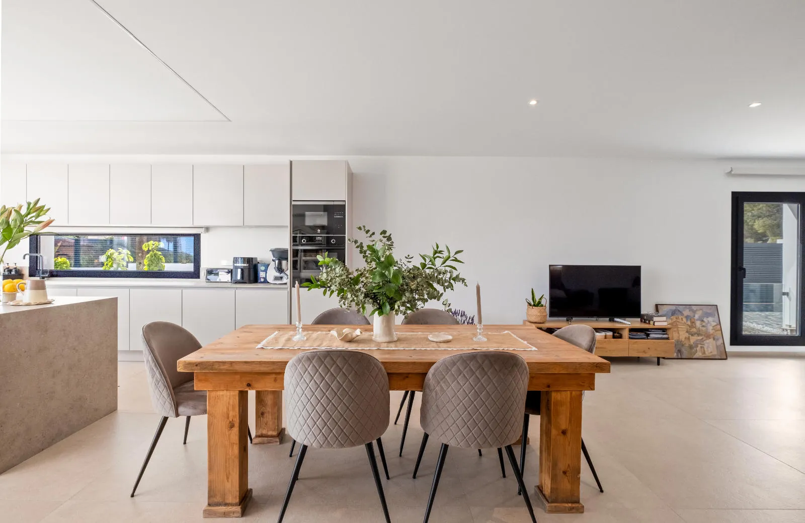 Newly Built Villa with Sea Views and Cutting-Edge Design