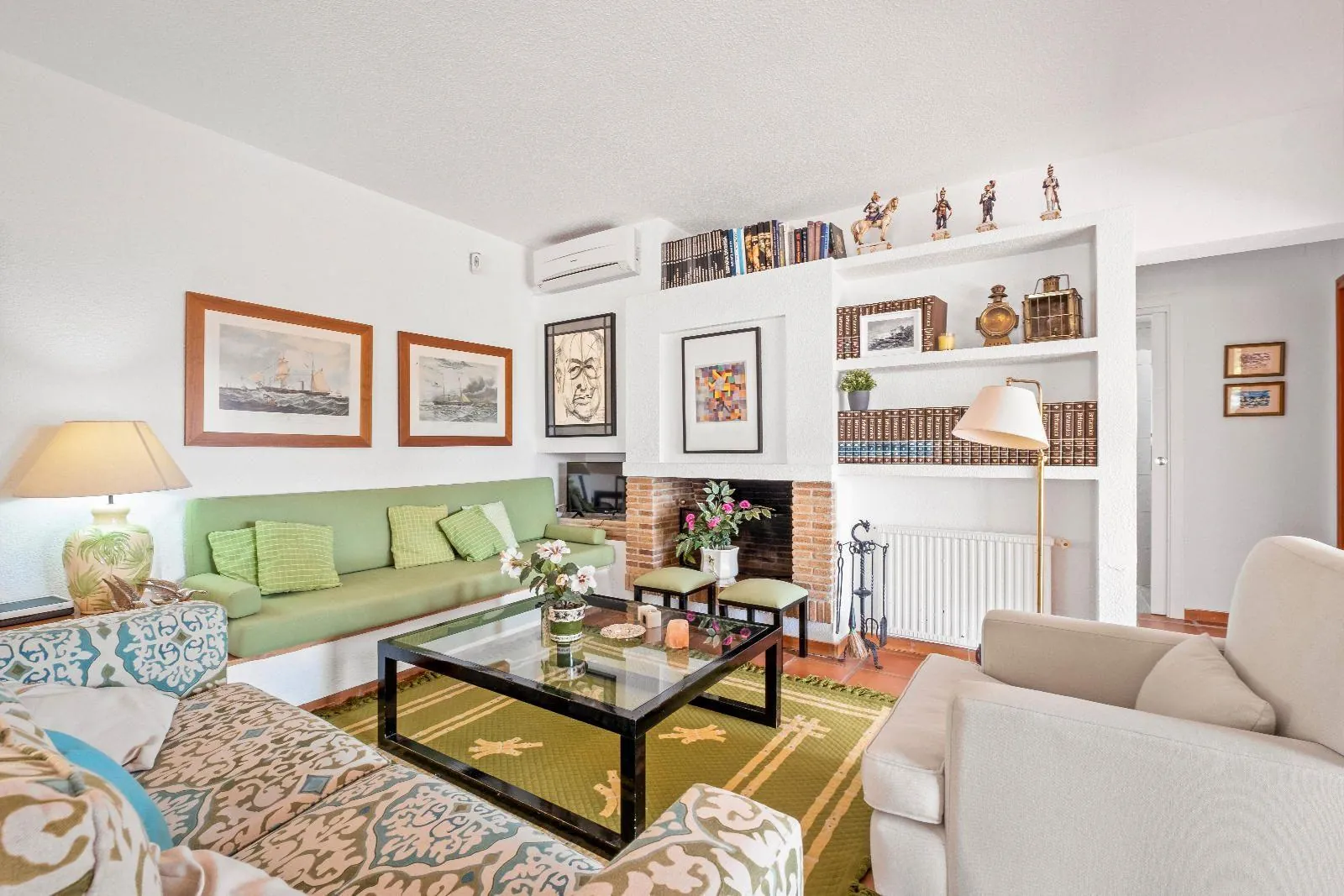 Elegant Mediterranean situated on the island of the golf course
