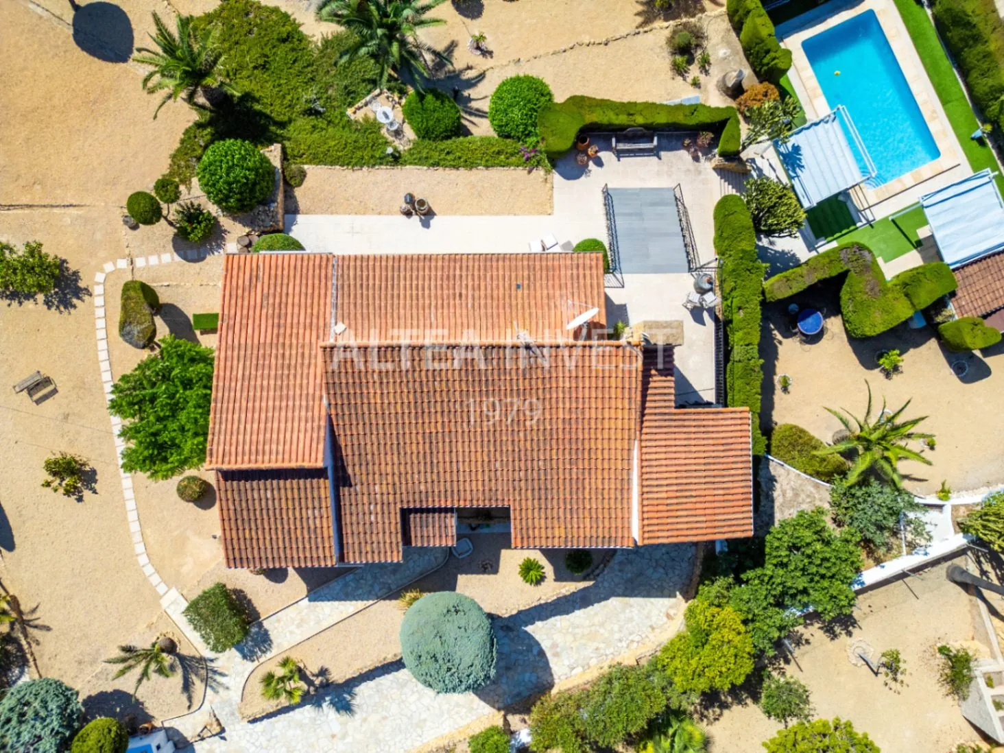 Exclusive Mediterranean-Style Chalet in El Planet