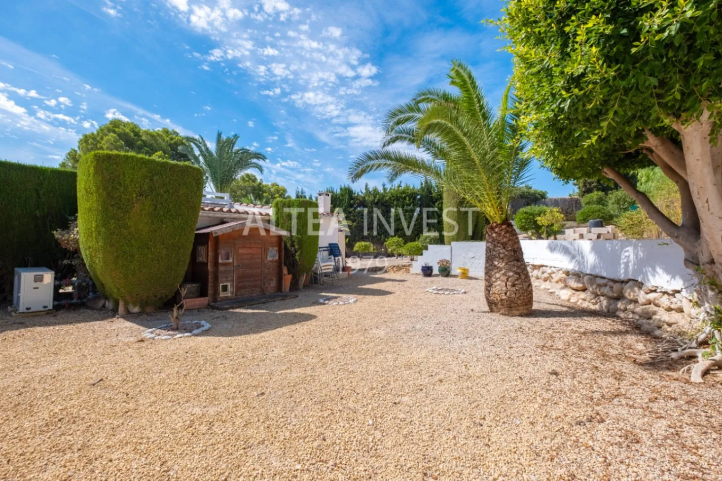 Exclusive Mediterranean-Style Chalet in El Planet