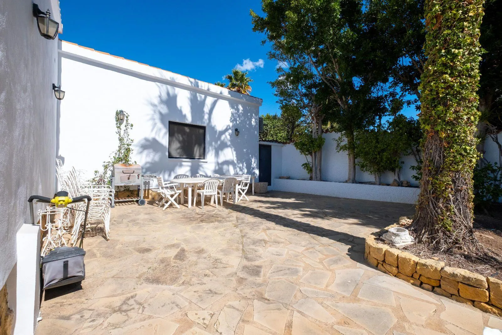 Charming Villa with Sea and Mountain Views in La Nucia