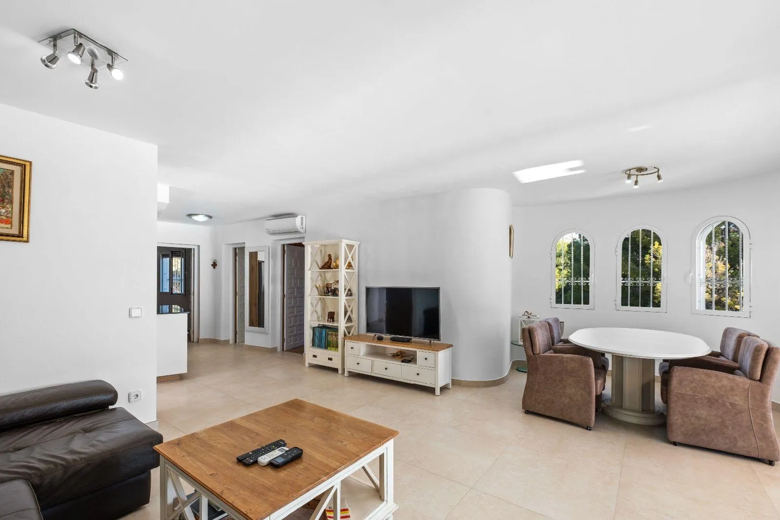 Mediterranean style villa in the privileged area of the Club de Golf.