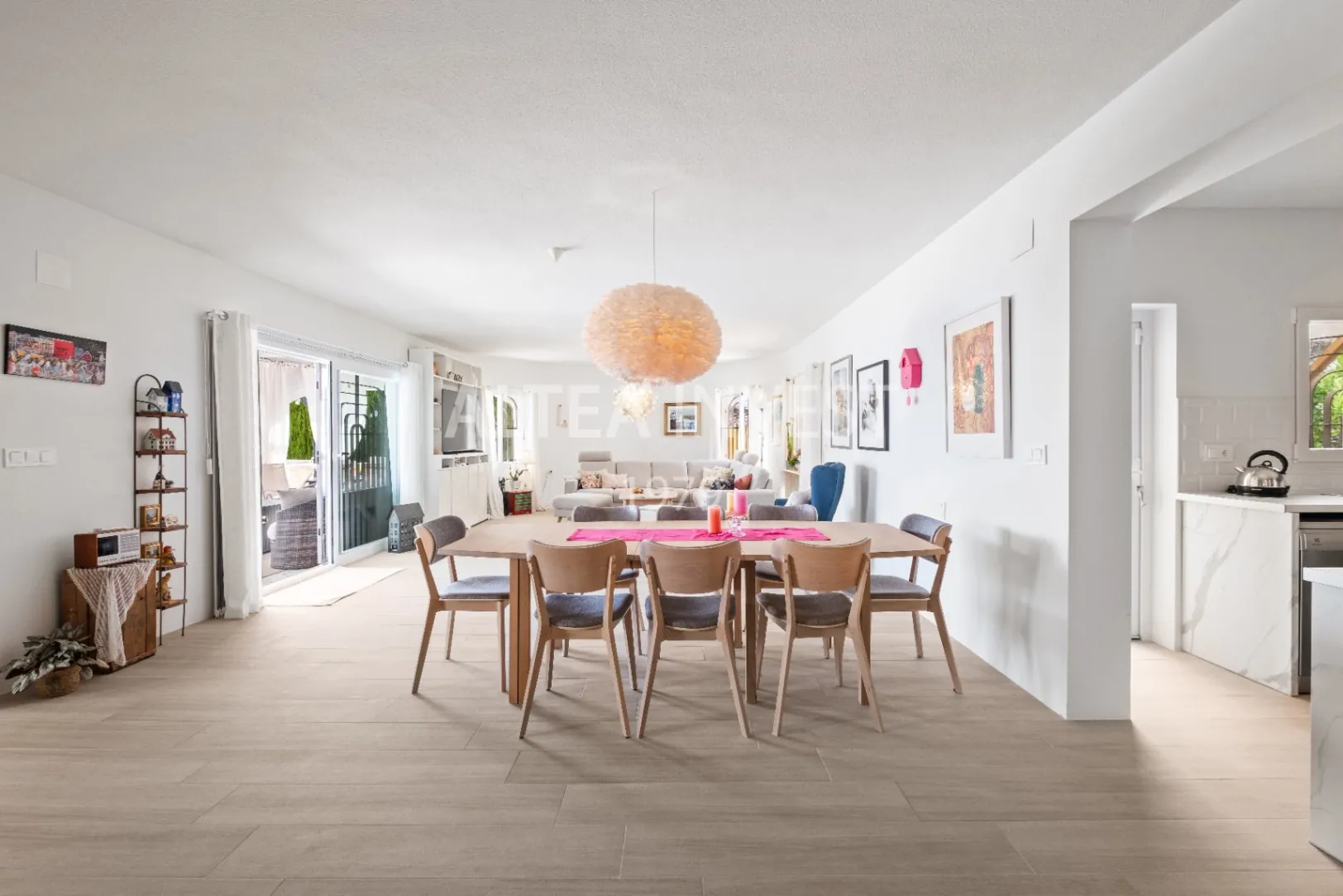 Spectacular villa completely renovated with stunning views of the Mediterranean Sea.