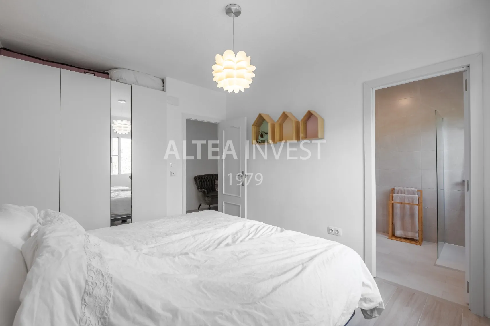 Spectacular villa completely renovated with stunning views of the Mediterranean Sea.