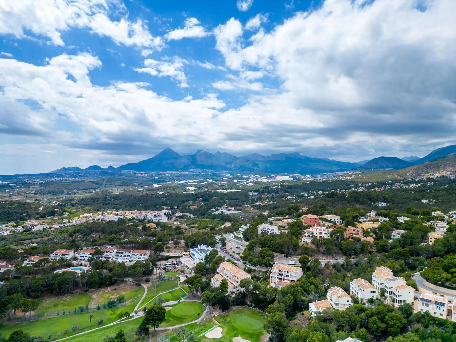 1345 - Altea La Vella, luxury by the golf: modern villa with infinity pool and premium finishes