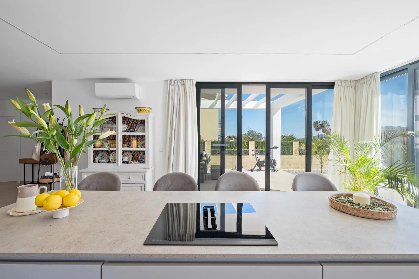 Newly Built Villa with Sea Views and Cutting-Edge Design