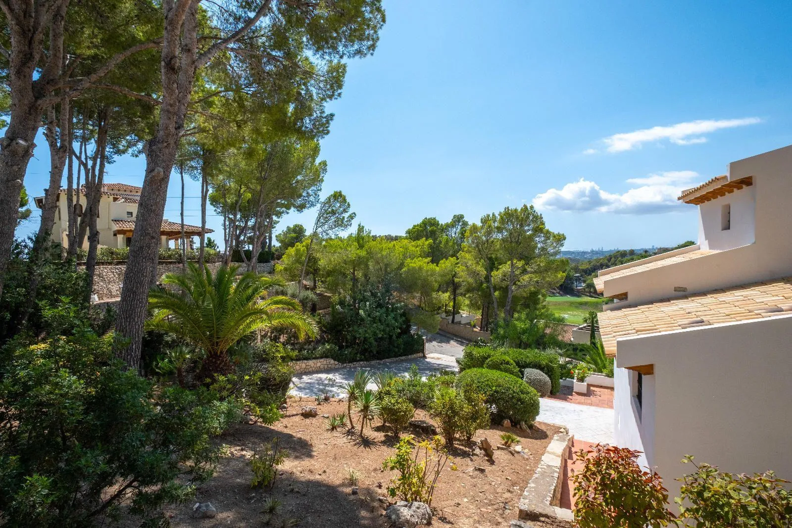Elegant Mediterranean situated on the island of the golf course