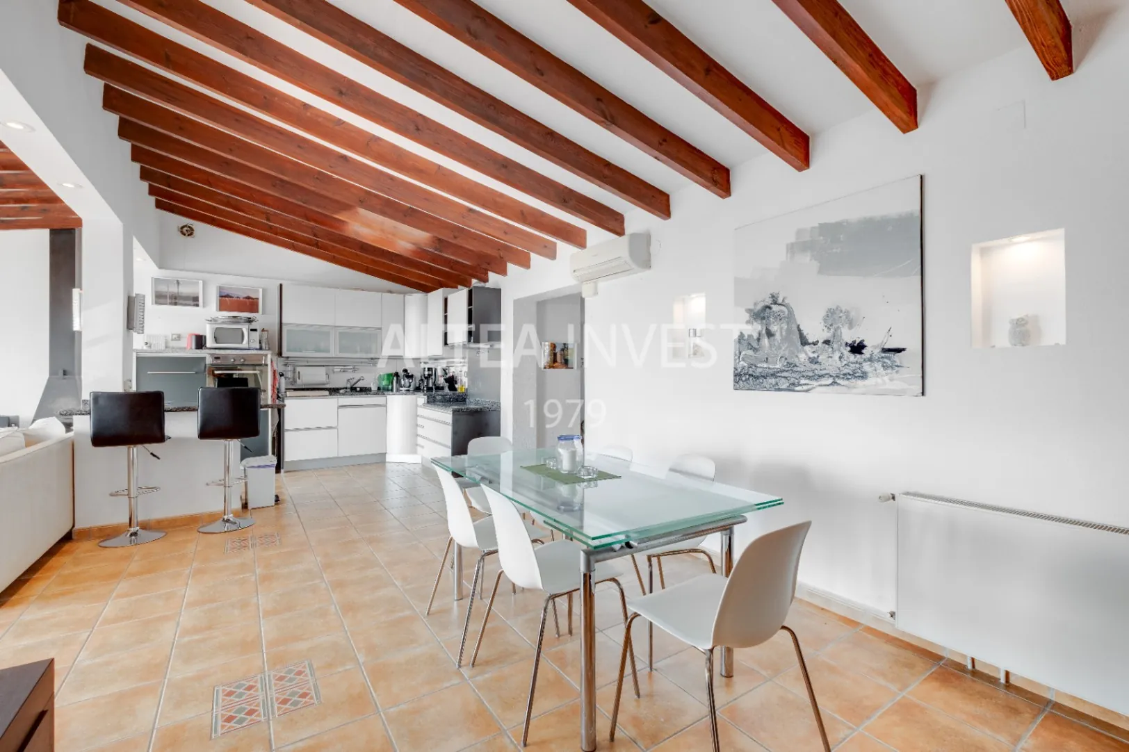 Charming Mediterranean Villa with Sea Views and Space to Enjoy