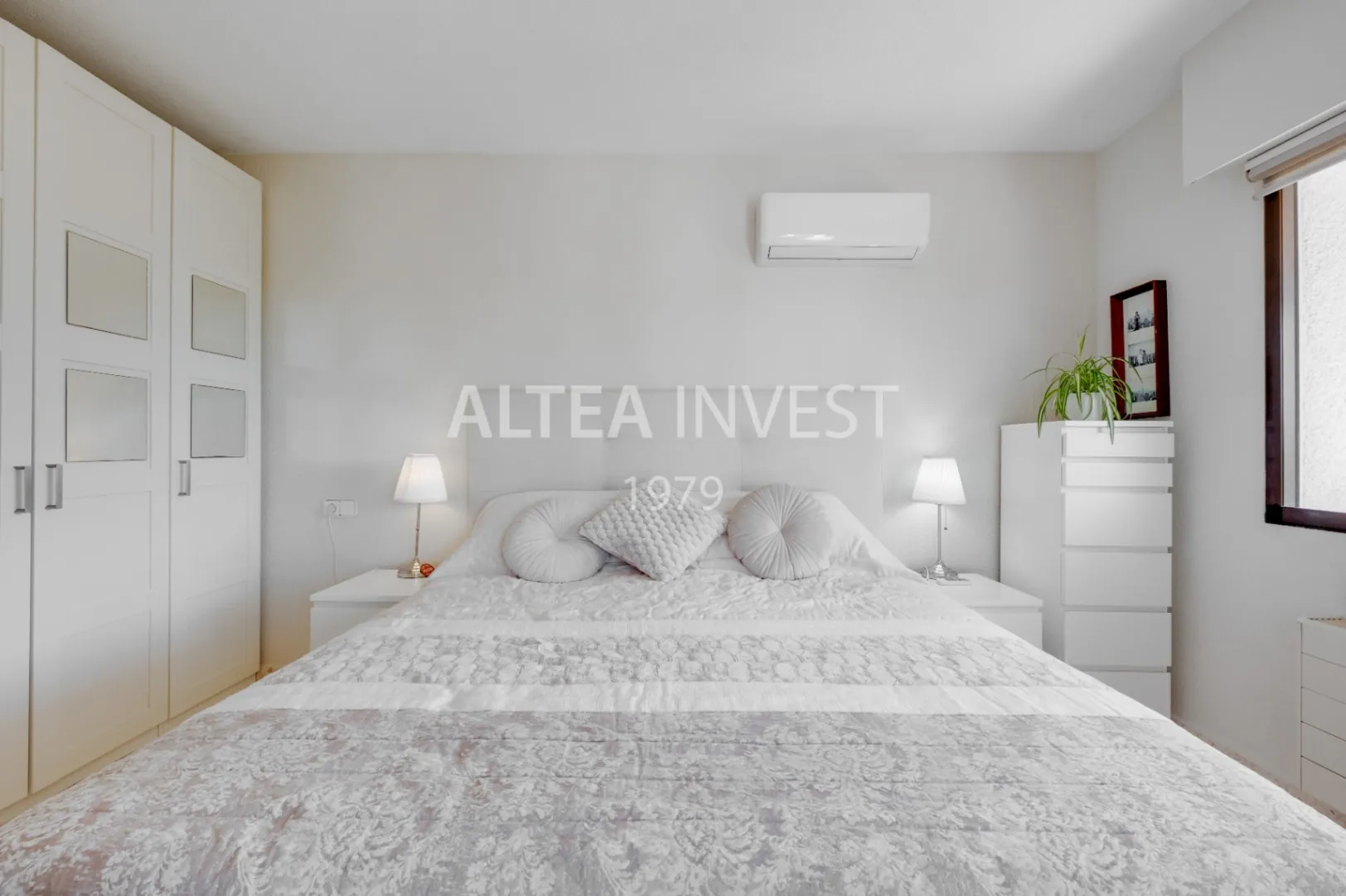 Exclusive Mediterranean-Style Chalet in El Planet