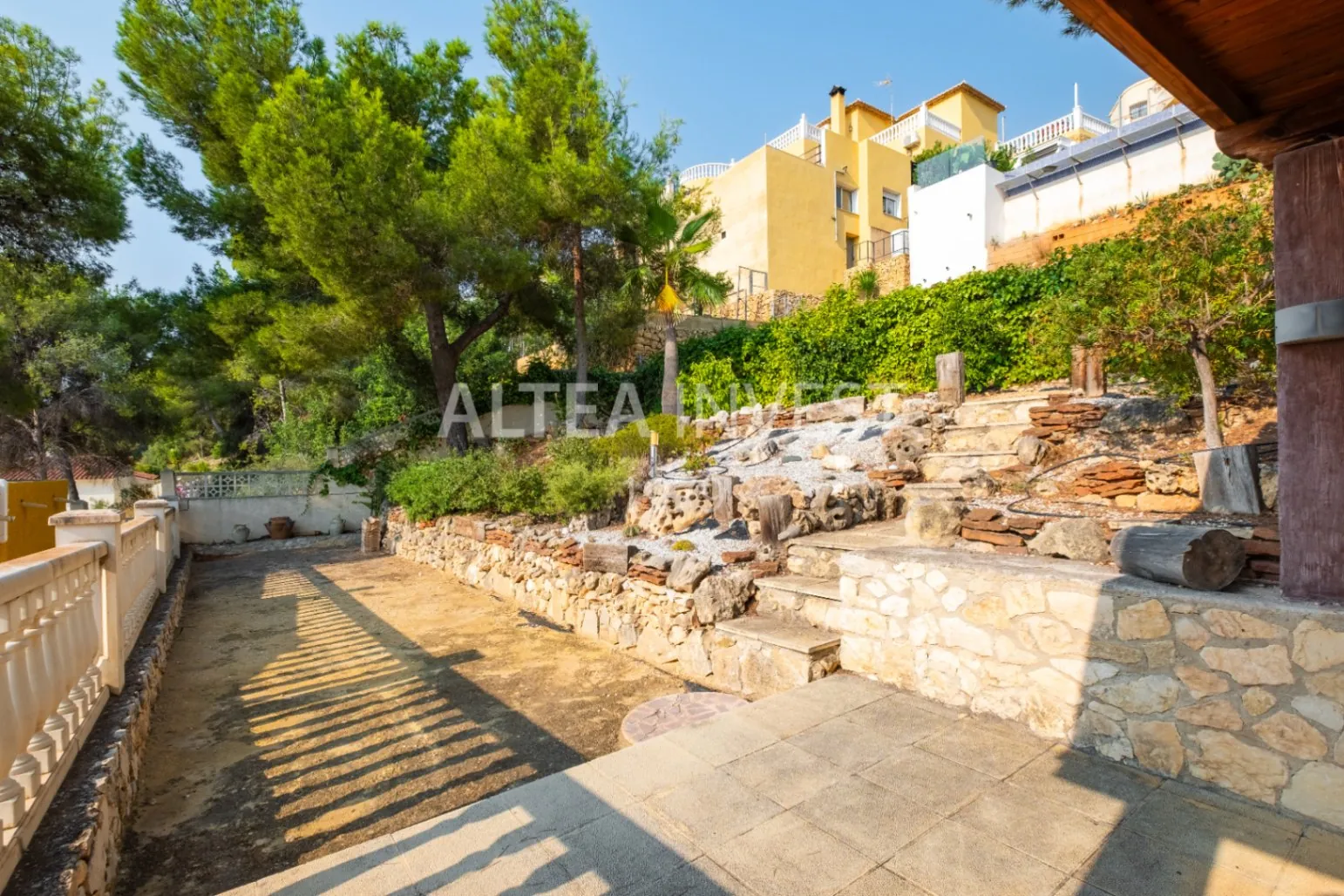 Charming Mediterranean Villa with Sea Views and Space to Enjoy